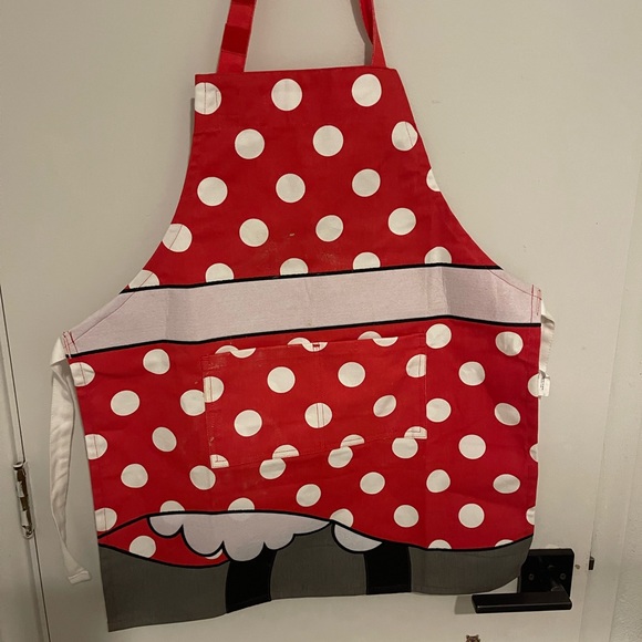 Kids aprons , mini was worn once and the dinosaur has never been worn - Picture 2 of 4